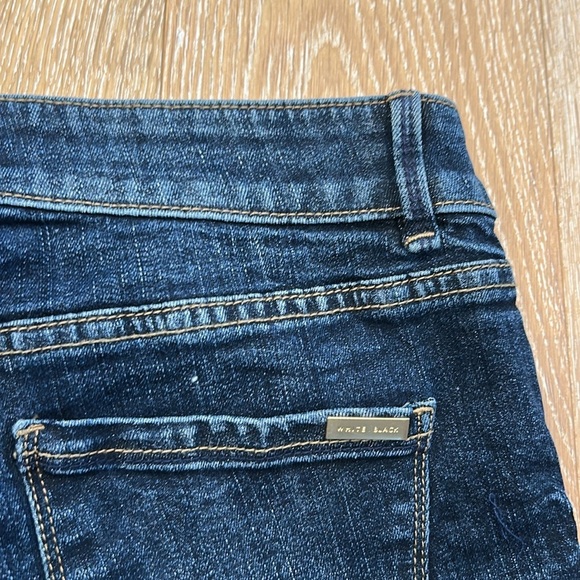 NWT White House Black Market Curvy Straight Crop Jean With Embellished Hem - Picture 13 of 15